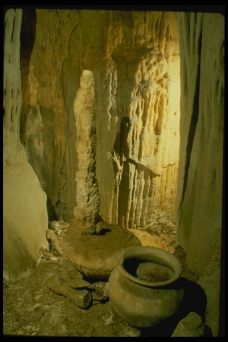 洞穴0056